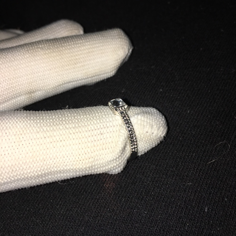 DIAMOND SQUARE BAND RING - Picture 5 of 12